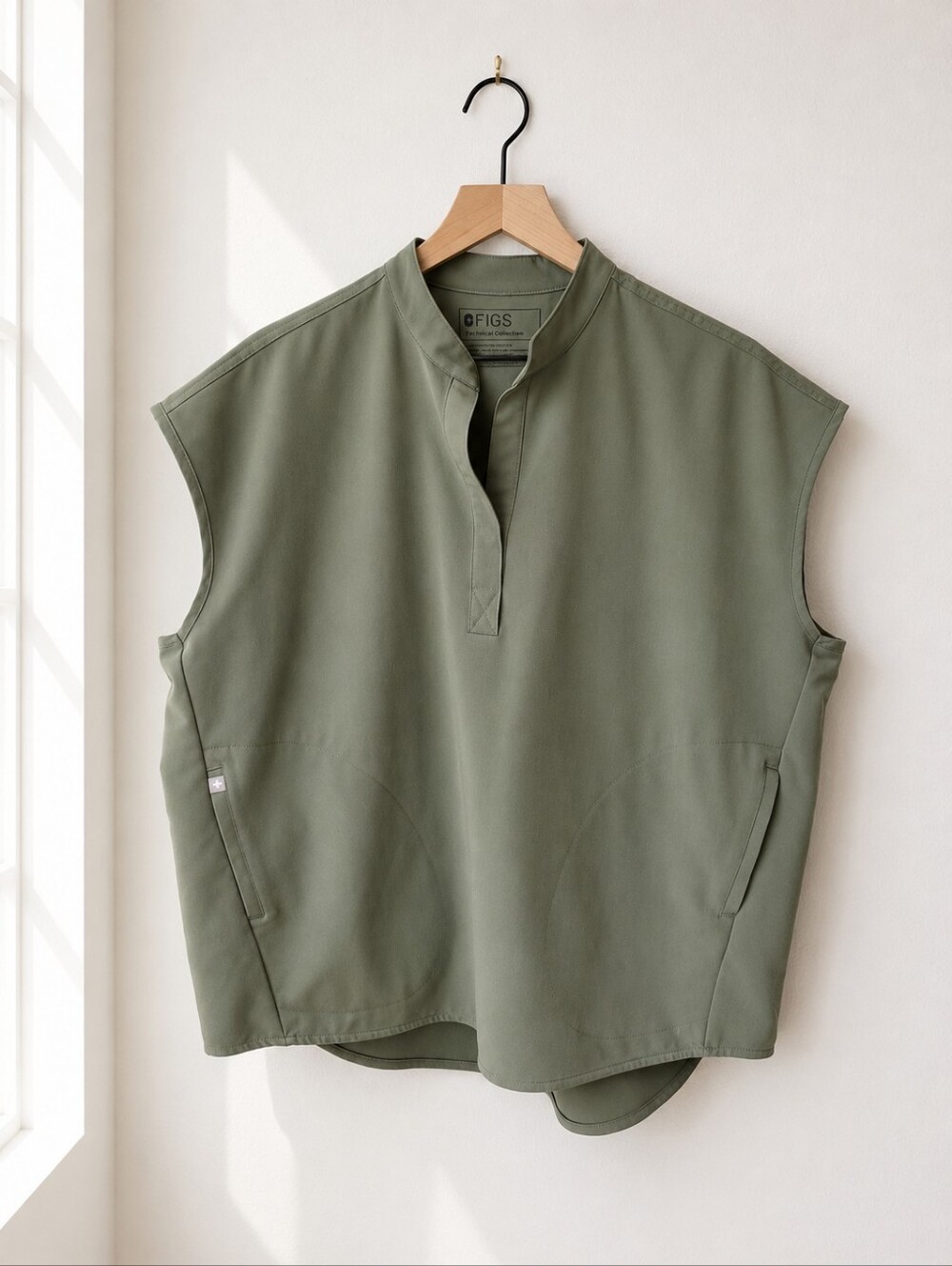 FIGS Rafaela Technical Collection Top – Women's Large | Minimalist